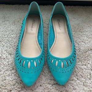 Breckelle's Pointed Toe Perforated Turquoise Shoes